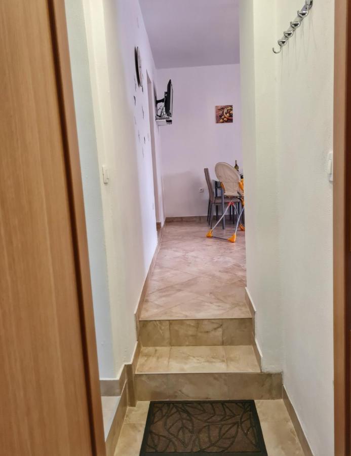 Apartman Goga With Pool And Jacuzzi Labin  Bagian luar foto