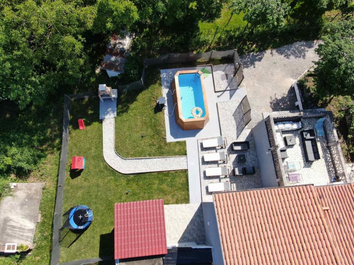 Apartman Goga With Pool And Jacuzzi Labin  Bagian luar foto